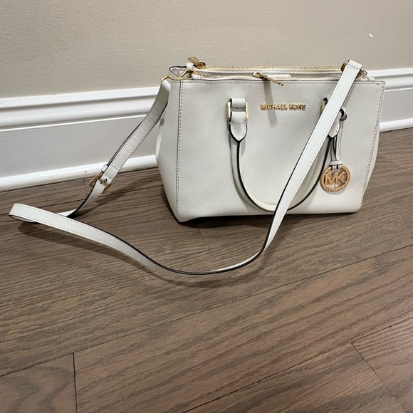 Michael Kors White Saffiano Satchel with Gold Hardware - Picture 2 of 2
